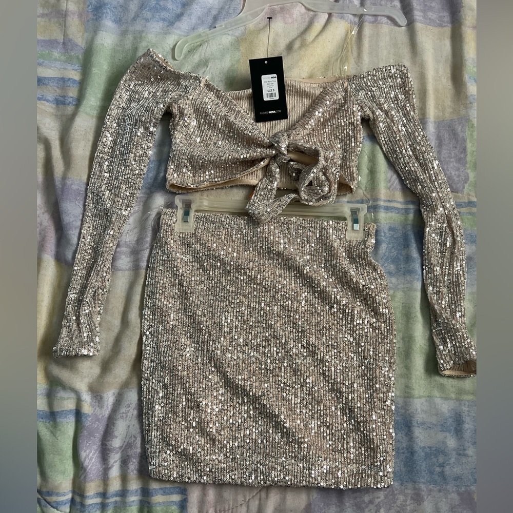 Two piece skirt set